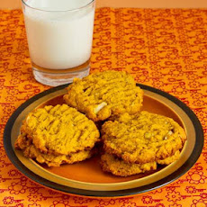 Low-Sugar and Whole Wheat Pumpkin Cookies with Almonds and Coconut Oil