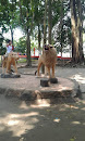 Lion Statue Bon Rojo