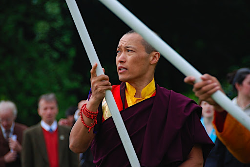 Gesar Festival Lhasang (C) Sean Raggett 2008