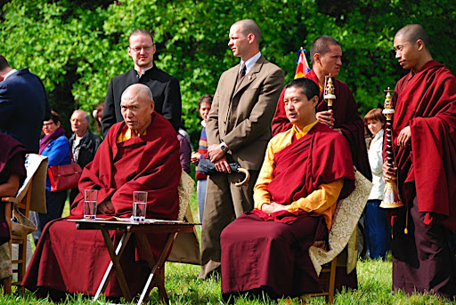 Gesar Festival Lhasang (C) Sean Raggett 2008