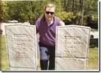 Drew_burial_hill_headstone