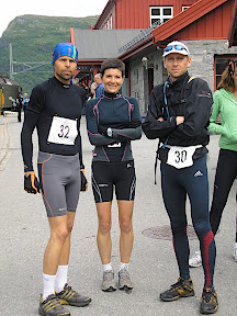 Raid des Trolls en Norvège - Flamsbana - départ de la dernière étape kristof, kecily et Nicolas