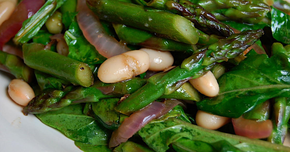 Savory Spicy Sweet Asparagus and Arugula Salad with Cannellini Beans