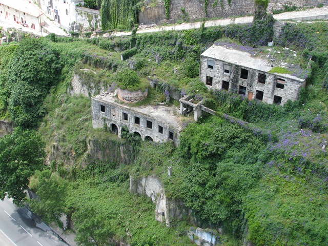 [2008.06_porto_pilar_fontainhas_065[3].jpg]