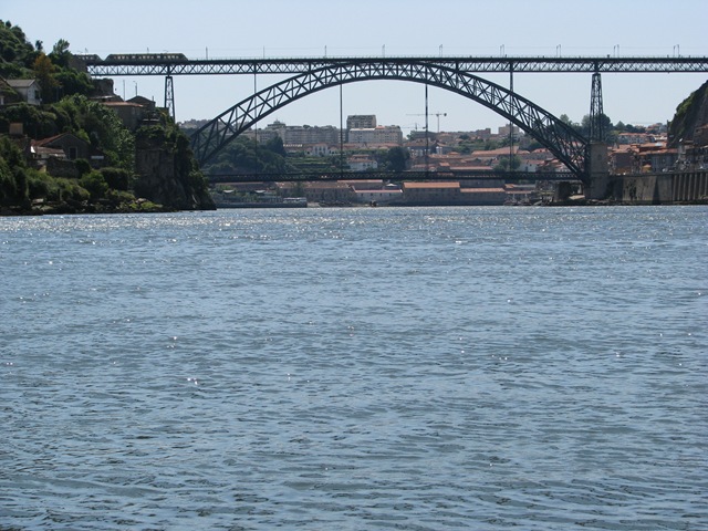 [2008.06_porto_pilar_fontainhas_119[3].jpg]