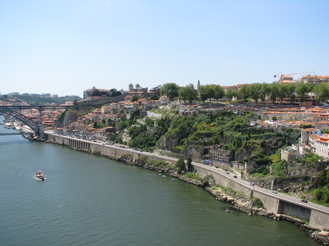 [2008.06_porto_pilar_fontainhas_079[3].jpg]