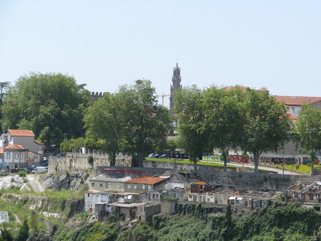 [2008.06_porto_pilar_fontainhas_080[3].jpg]