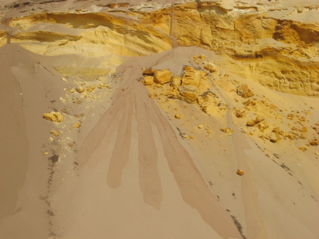 [Rainbow Beach 014[2].jpg]