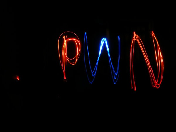 [pwn_by_crahzz[3].jpg]