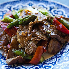 Flank Steak Stir-Fry with Asparagus and Red Pepper