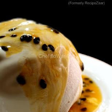 Mini Pavlovas (Individual Serve Pavlova)