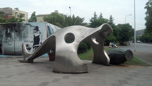 钢铁海豚