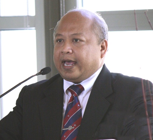 [Hikam-UCSD-speech[2].jpg]