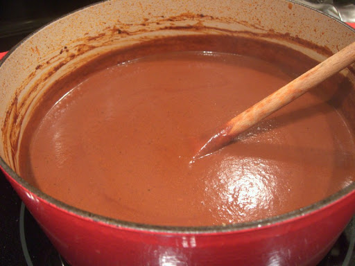 The finished pot of Mole Coloradito