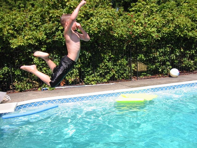 [swim party (3)[3].jpg]