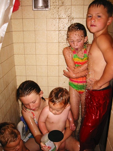 [Family 002 1[10].jpg]