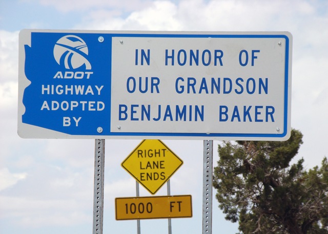 [20080508-2 Benjamin's highway sign 2[3].jpg]