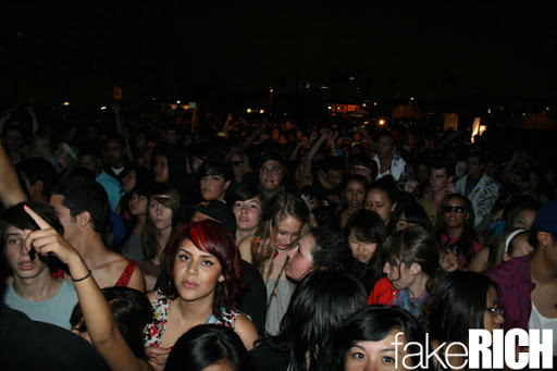 all these people cant see because of him