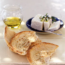 Herbed Pita Toast with Feta Cheese