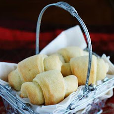 Old Fashioned Buttermilk Dinner Rolls