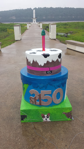 St Louis 250th birthday cake dog Edition