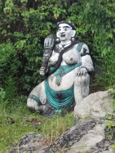 Patung Cewe Bulo