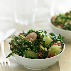 Bulgur Salad with Grapes and Kale