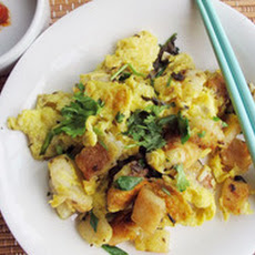 Fried Radish Cake (Singapore Carrot Cake)