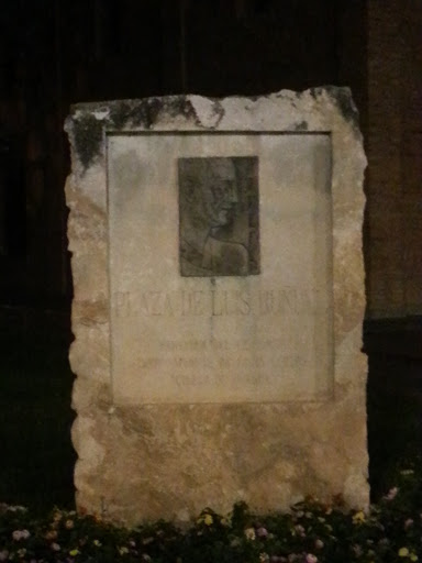 Monumento a Luis Buñuel
