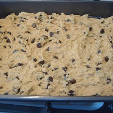 Peanut Butter and Chocolate Chip Bars