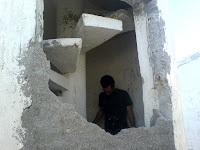screw the tourist shaith.  we have a sledgehammer.