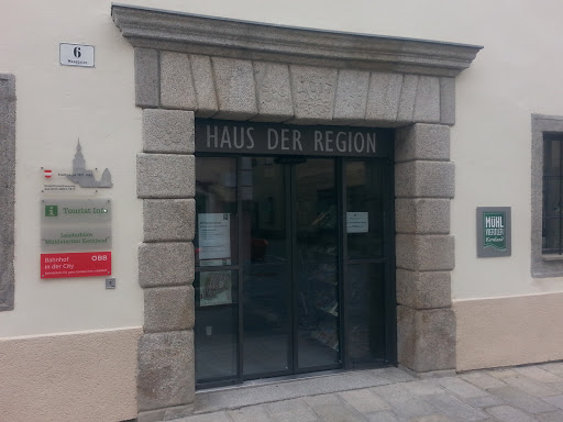 Tourist Info - Haus Der Region