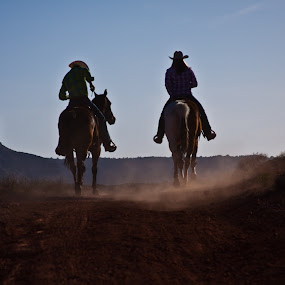 by Tom Gwinn - Commercial & Journalism Advertising