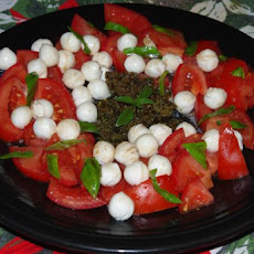 Festive Caprese Salad Wreath