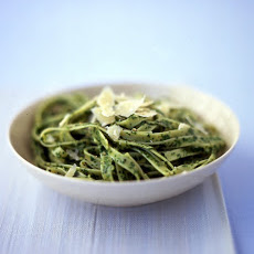 Pasta with Spinach-Basil Sauce