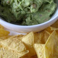 Easy and Authentic Mexican Guacamole / Avocado Dip