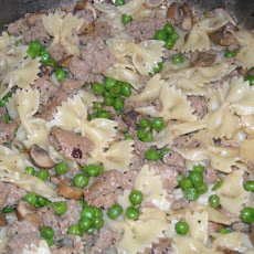 Farfalle With Turkey Sausage, Peas, and Mushrooms