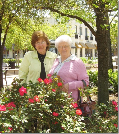 Juanita and D&M at the Mall 004
