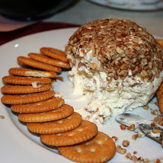 Cheddar Pecan Cheese Ball