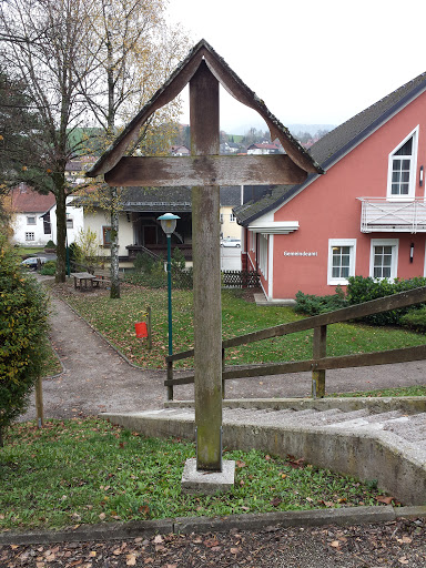 Kreuz At Gmeindeamt Grünburg