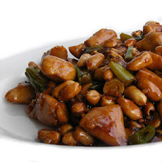 Sichuan-Style Stir Fried Chicken With Peanuts