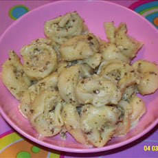 Pesto Tortellini Salad