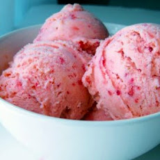 Fresh Strawberry Ice Cream