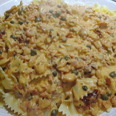 Bow-Tie Pasta With Smoked Salmon (Farfalle Al Salmone Affunicato