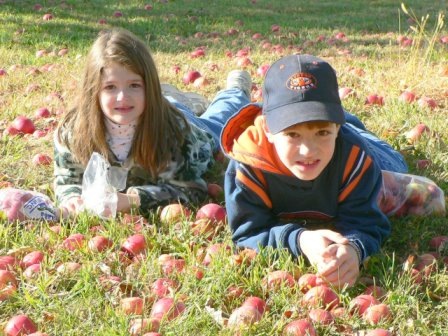 [c and kk 2005 apples[3].jpg]