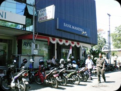Bank Mandiri Darmo Park 2392