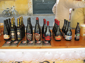 Birrre al Mercato! Lo stand della pinta medicea a il mercatale - 5 luglio 2008 Birre al Mercato! Lo stand della pinta il 5 luglio 08 in piazza del carmine