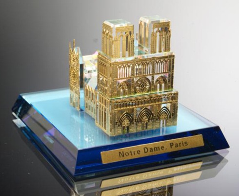[Notre_Dame_Paris4.jpg]