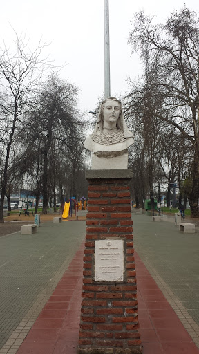 Busto Mónica Donoso Curico