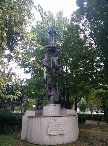 Monumento Omaggio Agli Alpini